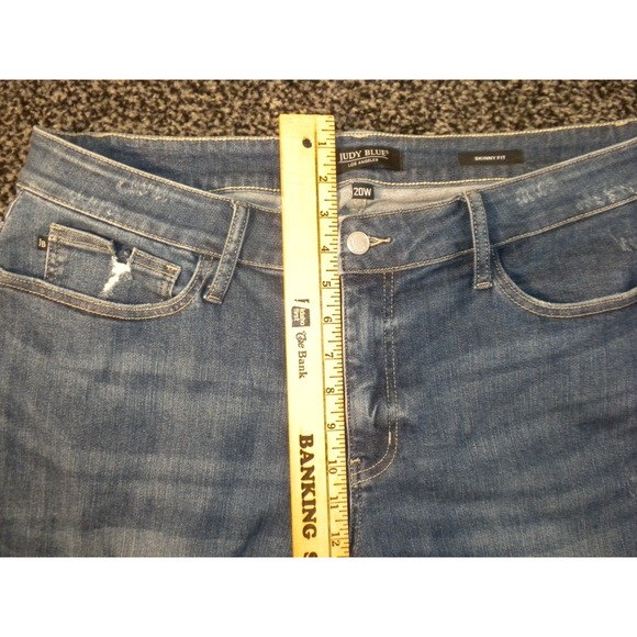 Judy Blue Jeans 20W Blue Denim Mid Rise Distressed‎ Thrash Hem Skinny JB8821 - Picture 13 of 15